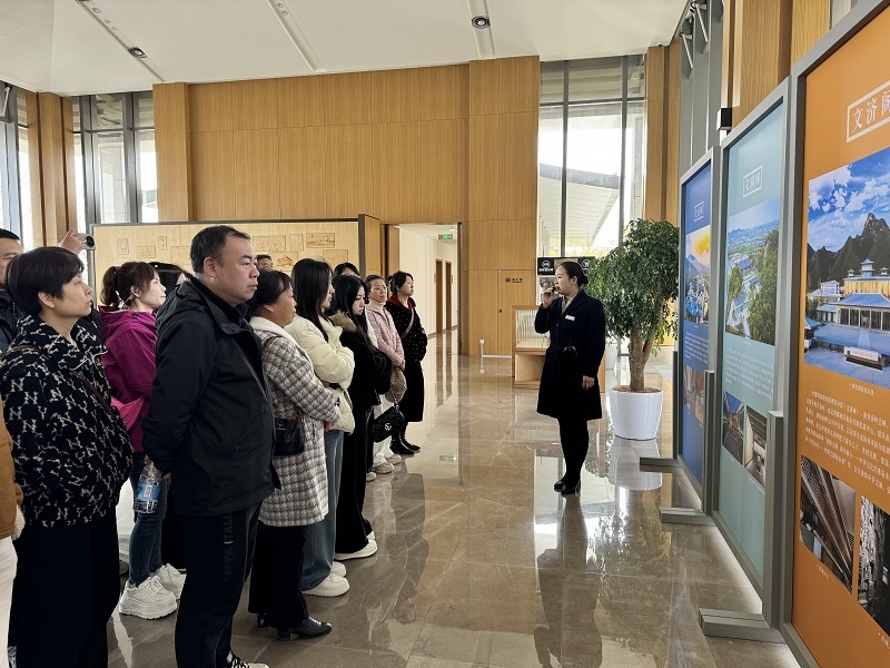 賡續中華文脈  筑牢信仰之基